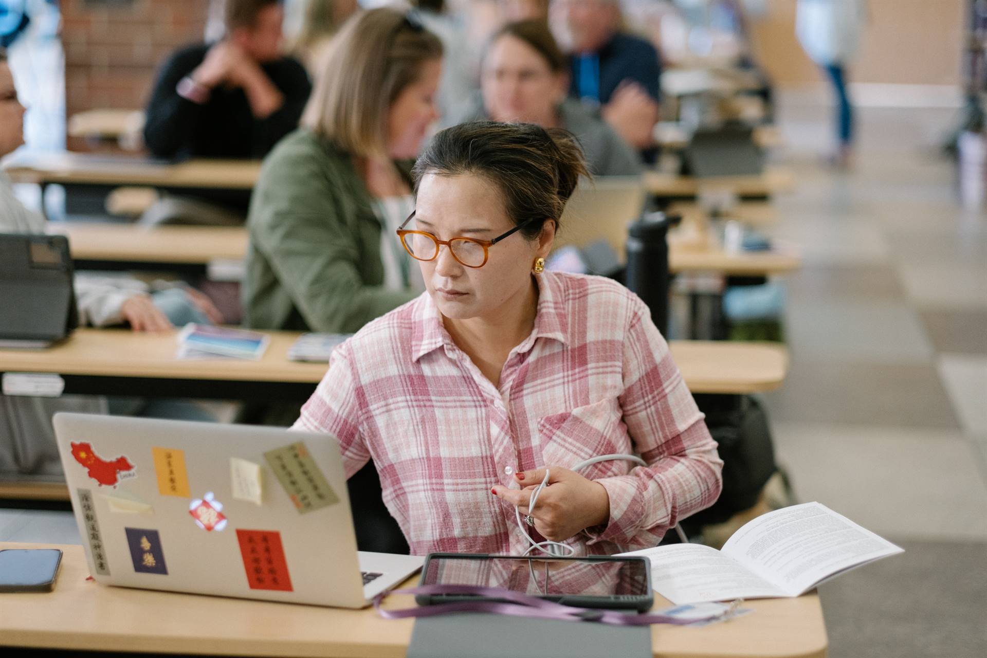 Attendee works on small prokect